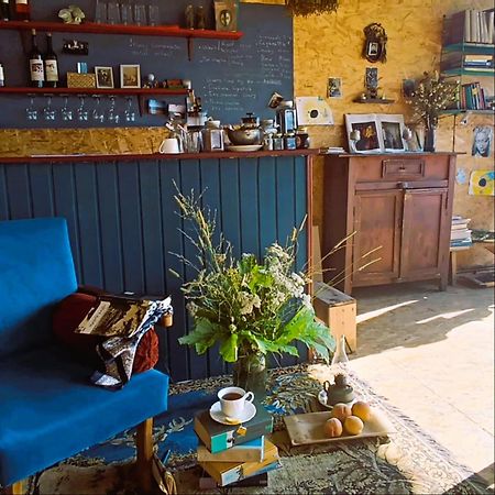 Nadiani Hostel Omalo 外观 照片