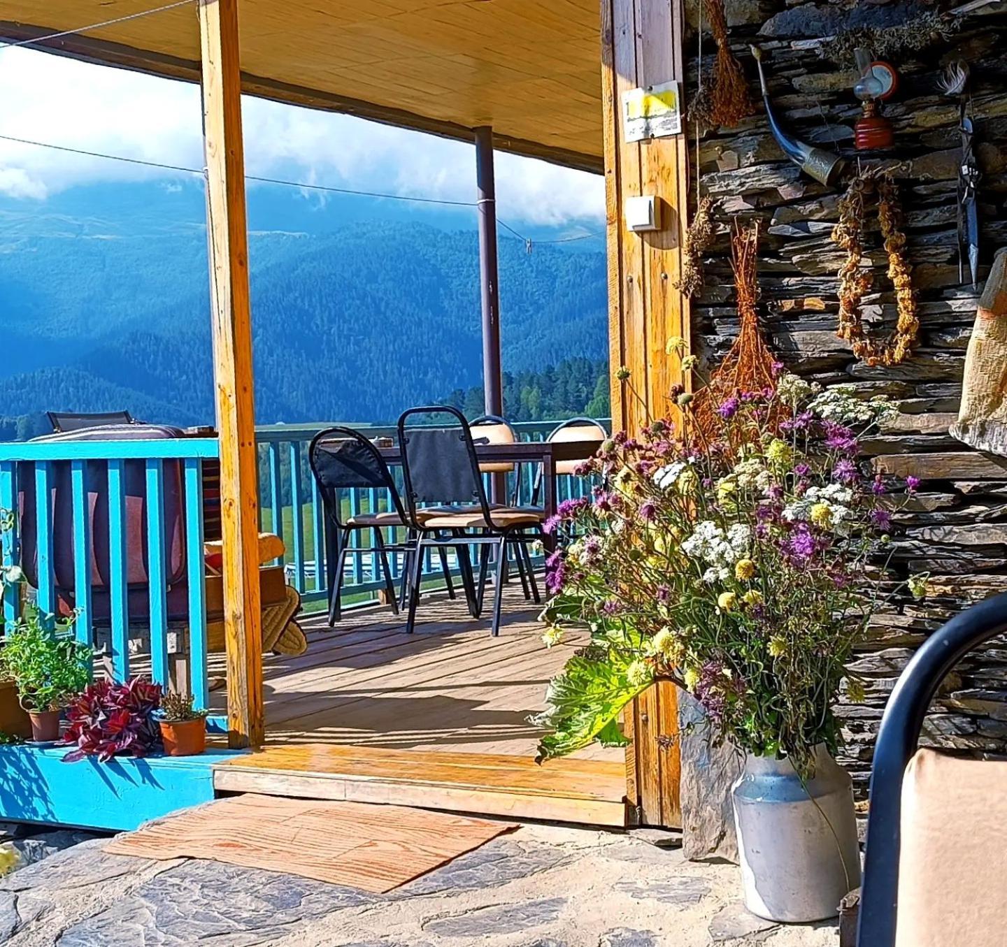 Nadiani Hostel Omalo 外观 照片